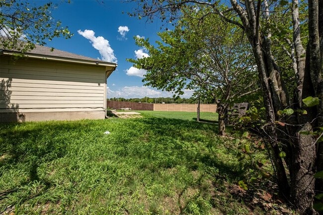 Building Photo - 105 Pentire Way