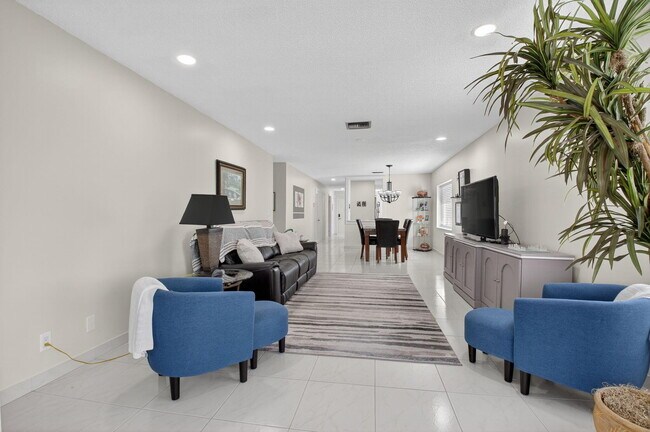 Building Photo - 13769 Date Palm Ct