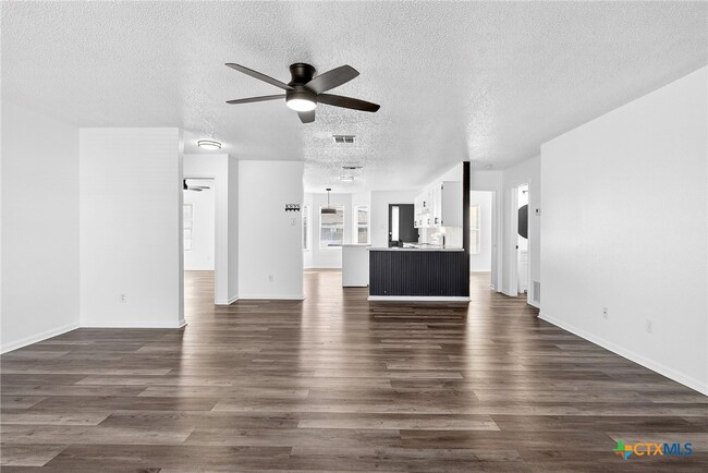 Building Photo - 4408 Janelle Dr