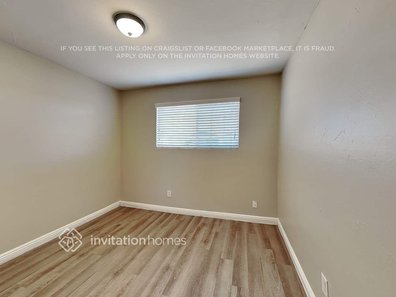 Building Photo - 3702 W Vista Ave