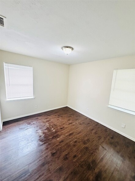 Building Photo - 1104 Ashland Dr