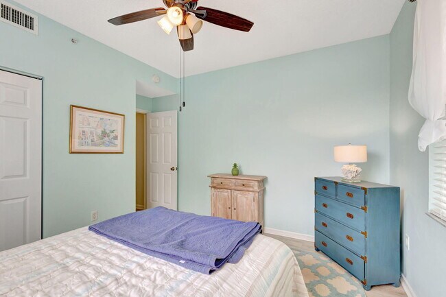Building Photo - 2060 Greenview Shores Blvd