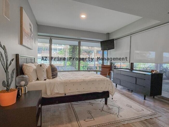 Building Photo - 7137 E Rancho Vista Dr