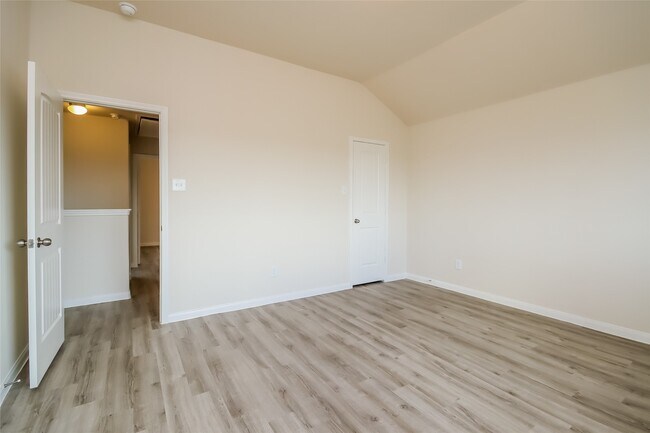 Building Photo - 22206 Grand Majestic Dr