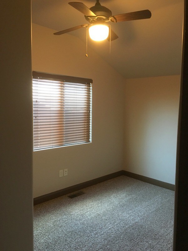 Building Photo - 74 W 100 S