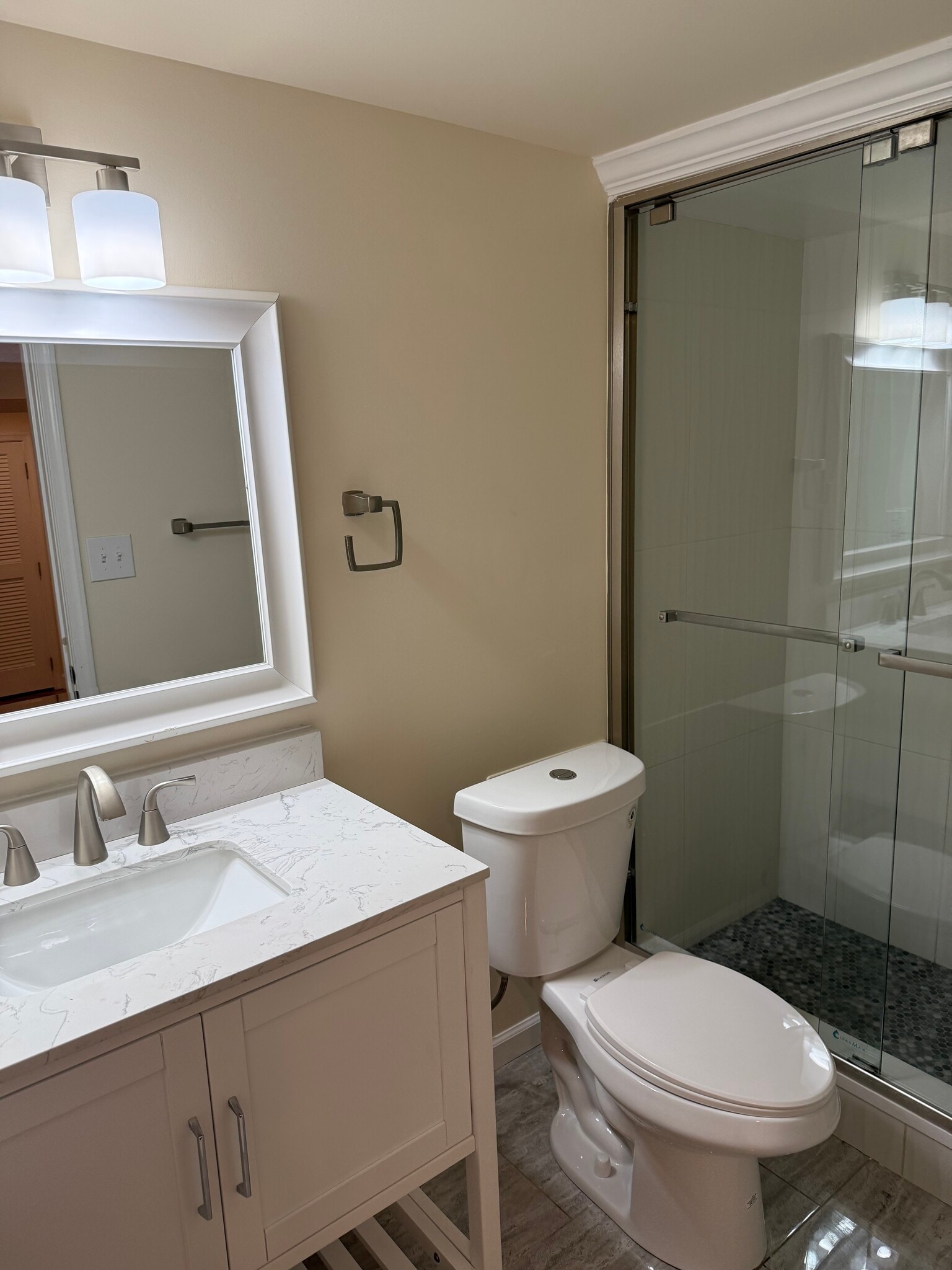 Lower level -full bath - 4915 Strathmore Ave