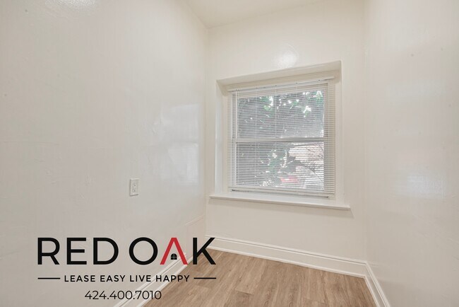 Building Photo - 624 S Berendo St