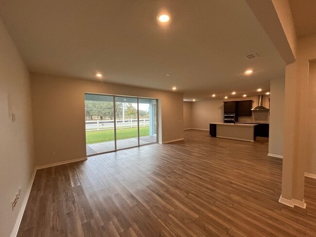 Building Photo - 5625 Cedar Chase Dr