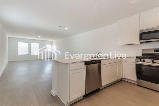 Building Photo - 2033 Belgian Dr