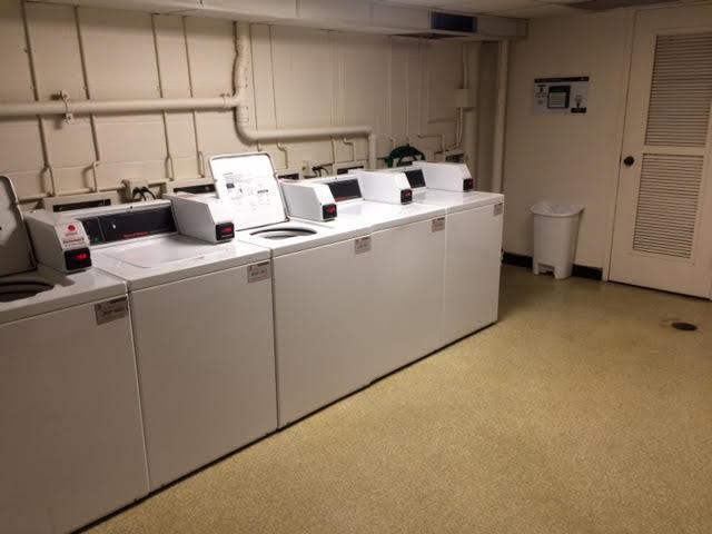 Building Photo - 900 19th Ave S