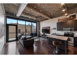 Building Photo - 618 N Washington Ave