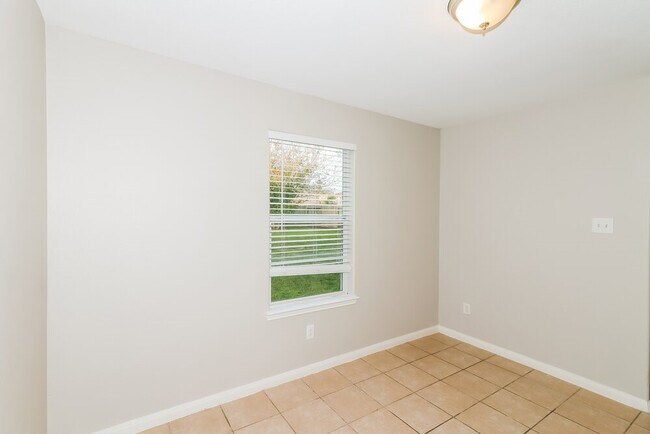 Building Photo - 6823 Clover Walk Ln