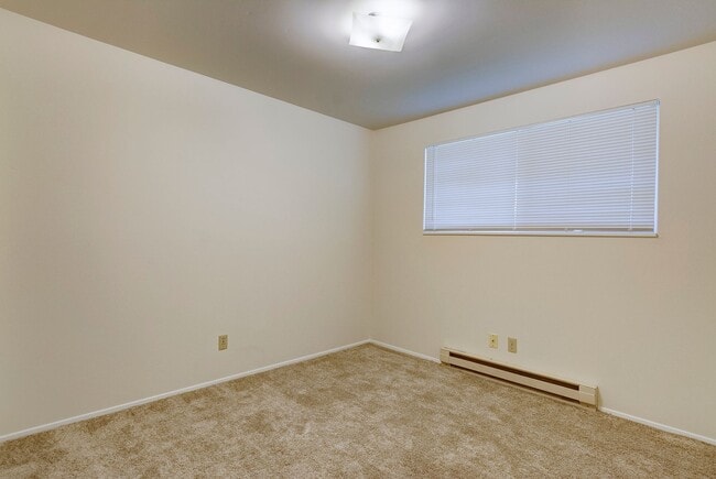 Building Photo - 830 SW 6th Ave