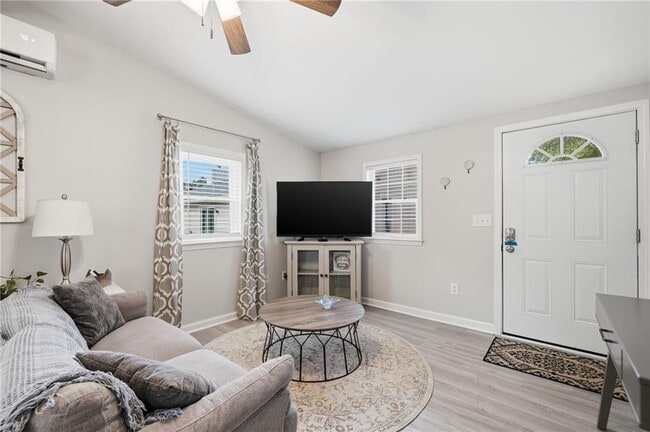 Building Photo - 1817 Hardman Ln