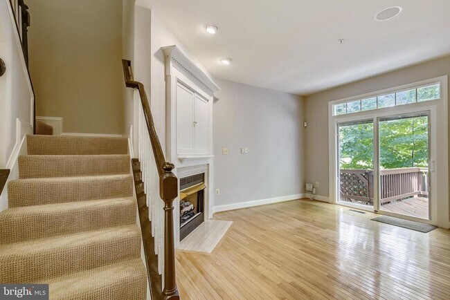 Building Photo - 10555 Tuckerman Heights Cir
