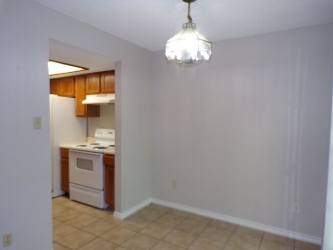 Building Photo - Andrews Properties (13306 Saddlebrook Trl)