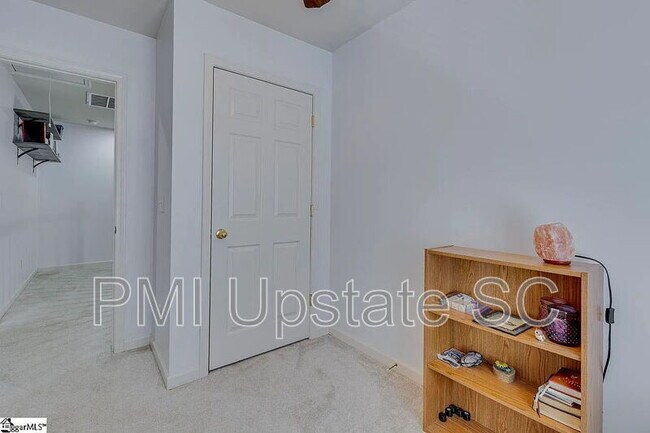 Building Photo - 1122 E Lee Rd