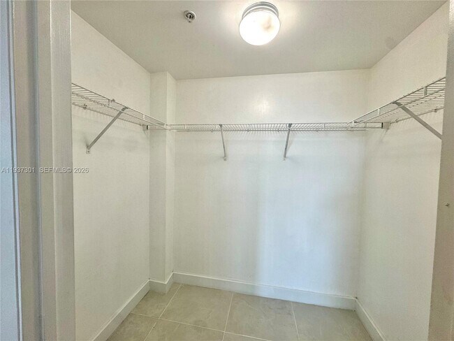 Building Photo - 253 NE 2nd St