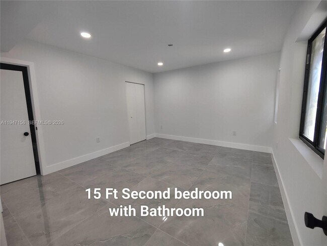 Building Photo - 5109 Banyan Ln