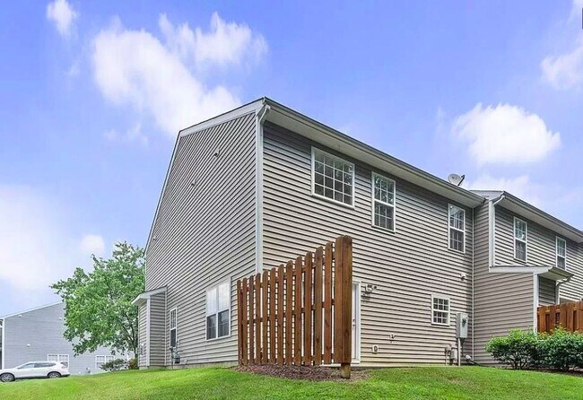 Building Photo - 3122 Binghampton Ln