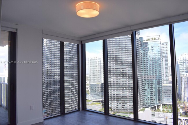 Building Photo - 1010 Brickell Ave