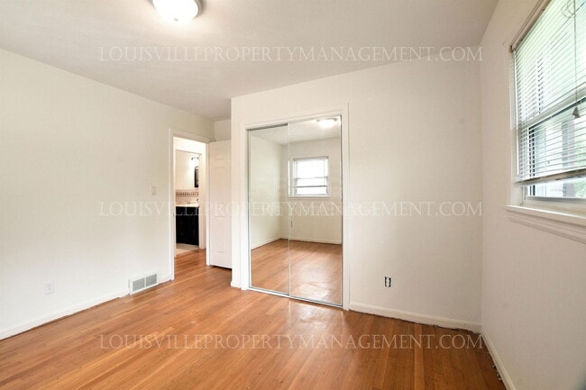 Building Photo - 7610 Norwich Blvd