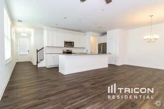 Building Photo - 2085 Rosemary Park Ln