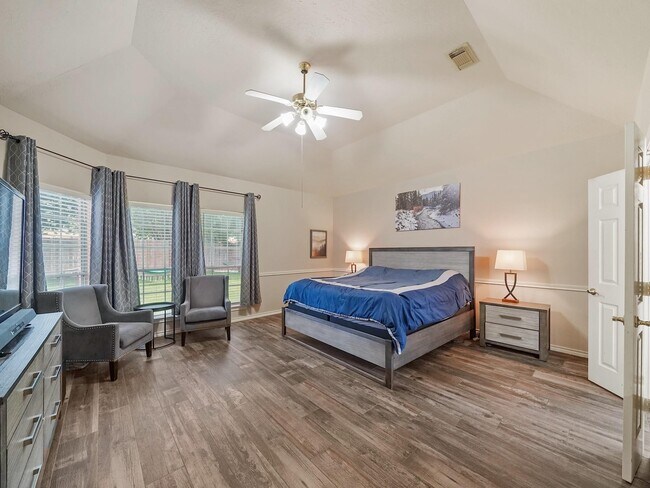 Building Photo - 719 Rock Springs Dr