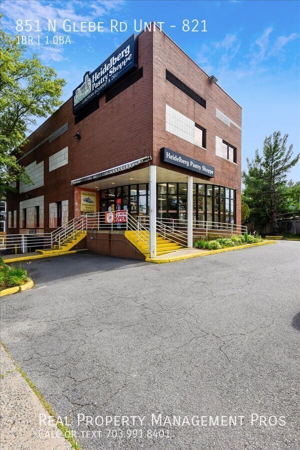 Building Photo - 851 N Glebe Rd