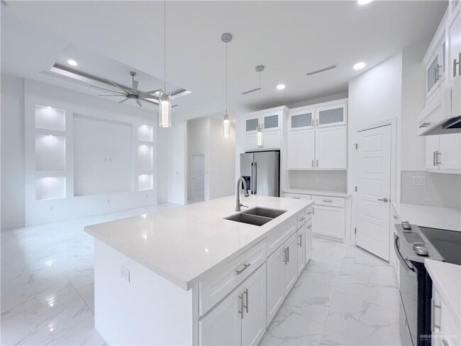 Building Photo - 29 E Kennedy Ave