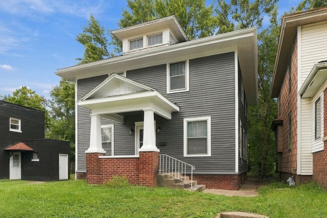 Building Photo - 928 W Dewald St