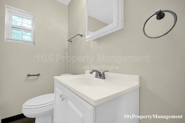 Building Photo - 530 S Terrace Ave