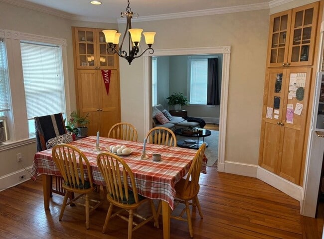 Building Photo - 21 Walnut Ave