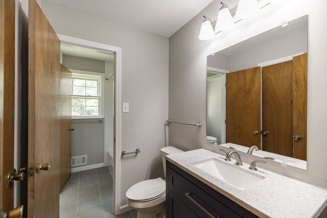 Building Photo - 145 Smithonia Rd