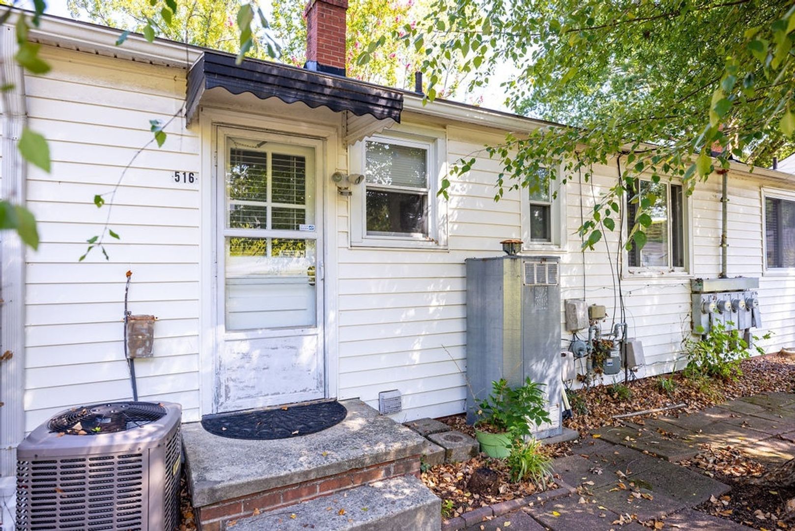 Building Photo - 516 N Tremont Dr