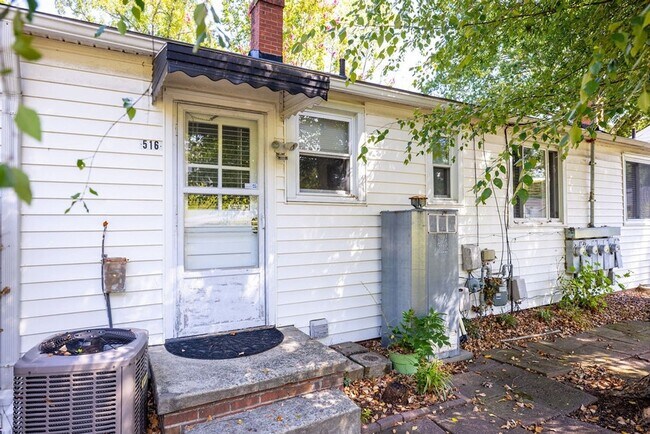 Building Photo - Charming 2BR Condo in Greensboro