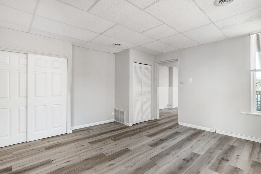 Building Photo - 2857 S 18th St