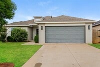 Building Photo - 508 NW 179th Cir