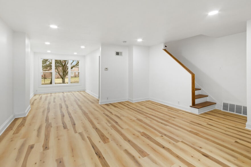 Building Photo - 28 Dunlap Rd