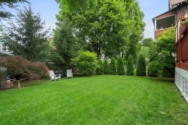 Building Photo - 45 Magoun St