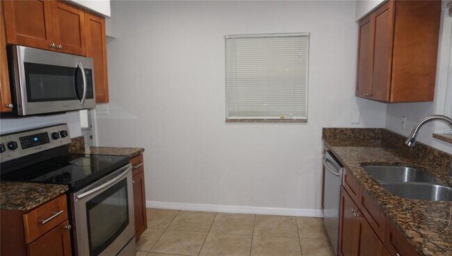 Building Photo - 502 W Hilda Dr