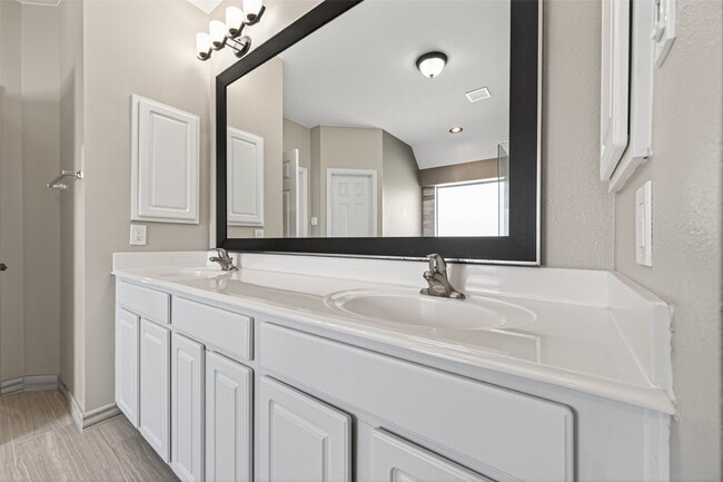 Building Photo - 12414 Montebello Manor Ln