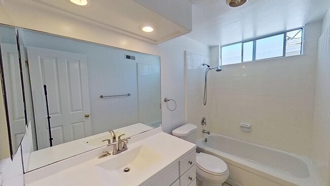 Building Photo - 203 Via Senda
