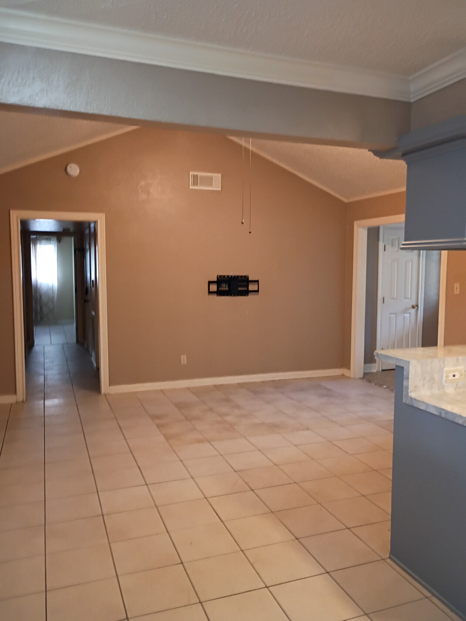 Kitchenette view of living area - 518 Westshire Dr