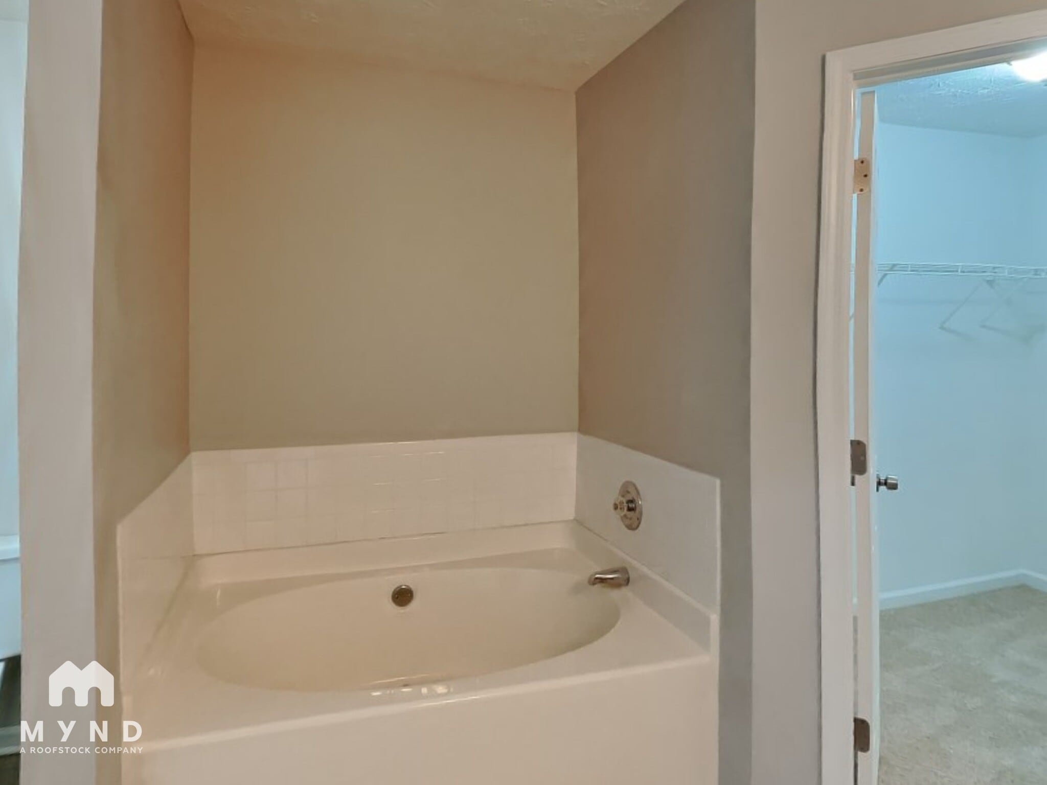 Building Photo - 6239 Lake Valley Point