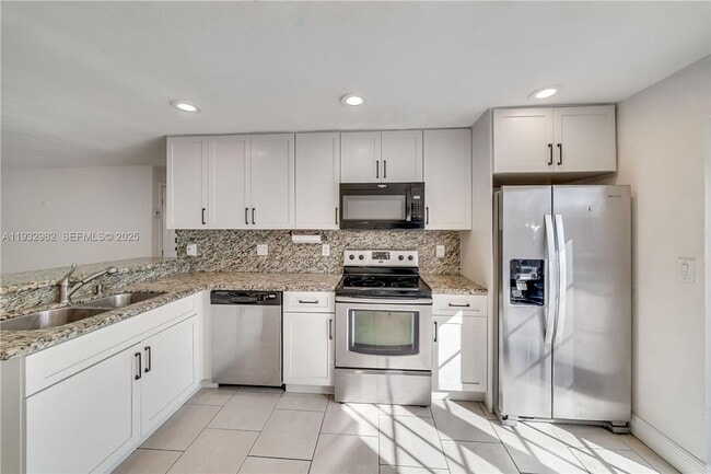 Building Photo - 5900 N Farragut Dr