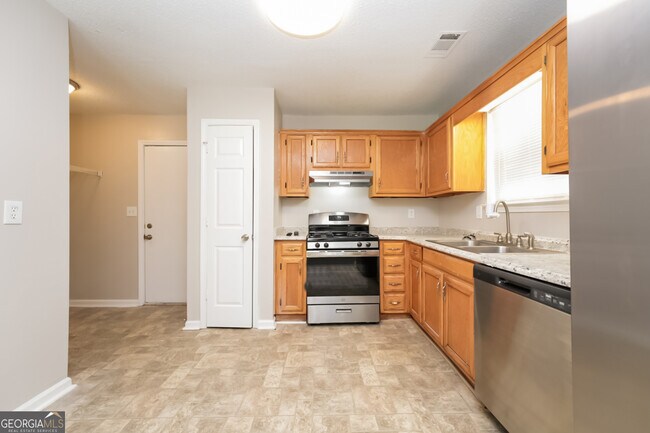 Building Photo - 7127 Hazelwood Dr