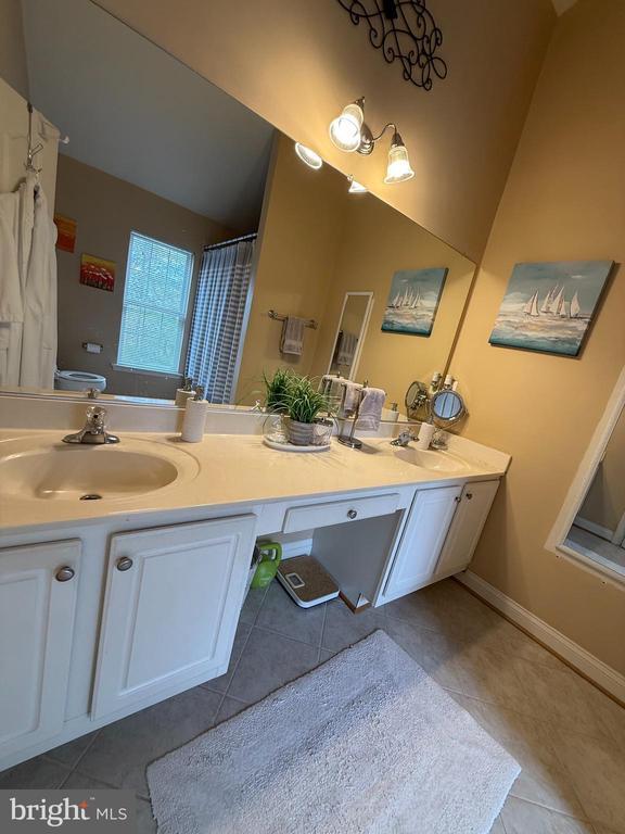 Building Photo - 2142 Capstone Cir