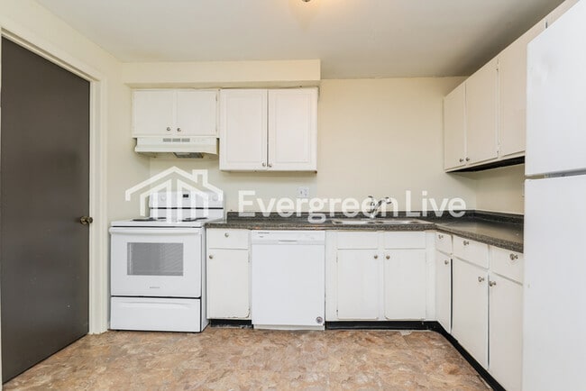 Building Photo - 7959 Mt Hood