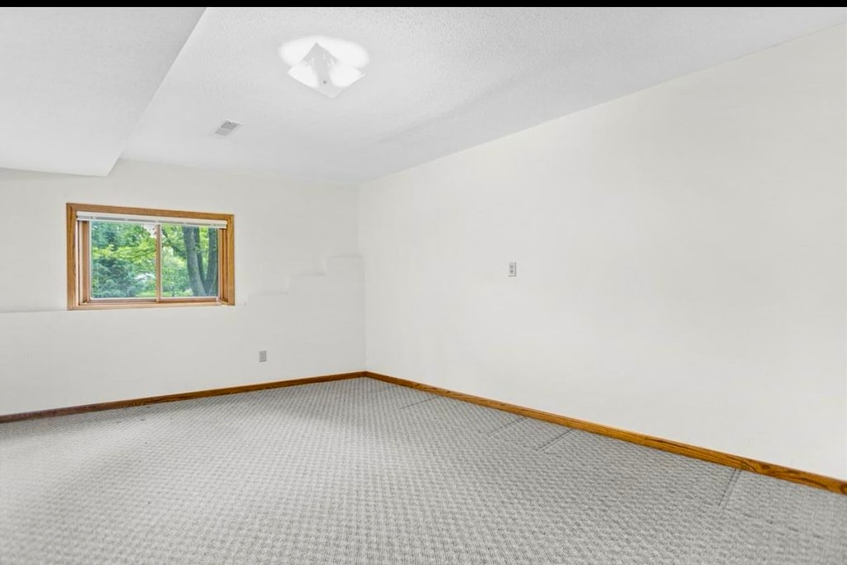 Building Photo - W4710 Lazy Acres Rd